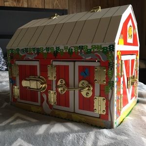 Melissa & Doug Latch Barn